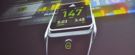 El reloj miCoach Smart Run de Adidas reúne en la muñeca un sistema monitoreo del entrenamiento y las pulsaciones, música y geoposicionamiento. La marca Adidas se lanza a la conquista del mercado de gadgets para el […]